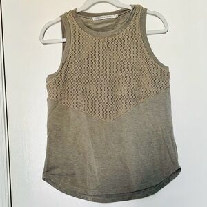 Michael Stars Olivegreen Activewear
Polyester/Rayon SpandSleeveless w/Mesh Top M